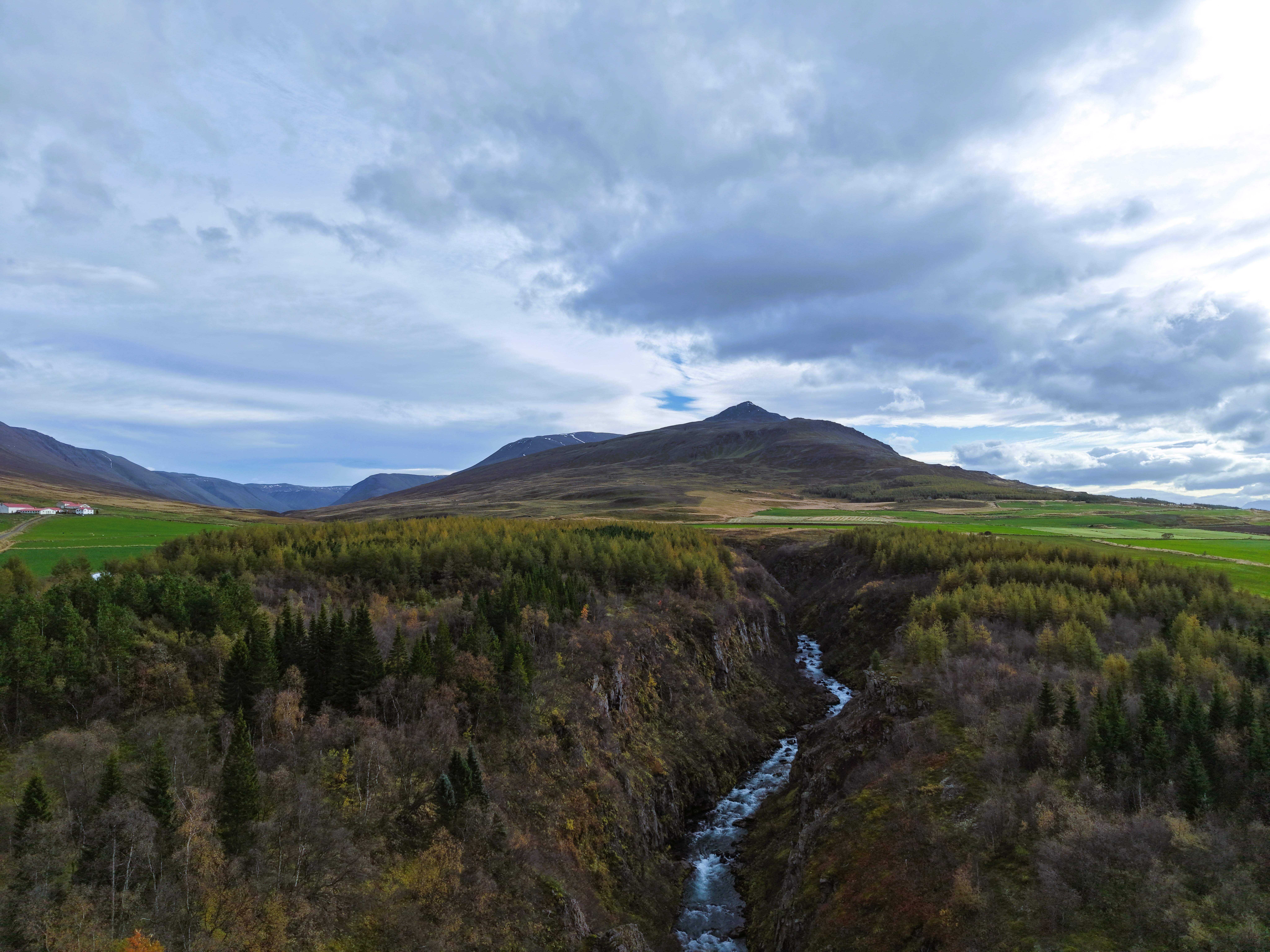 /static/themes/2018/images/placeholder.png/