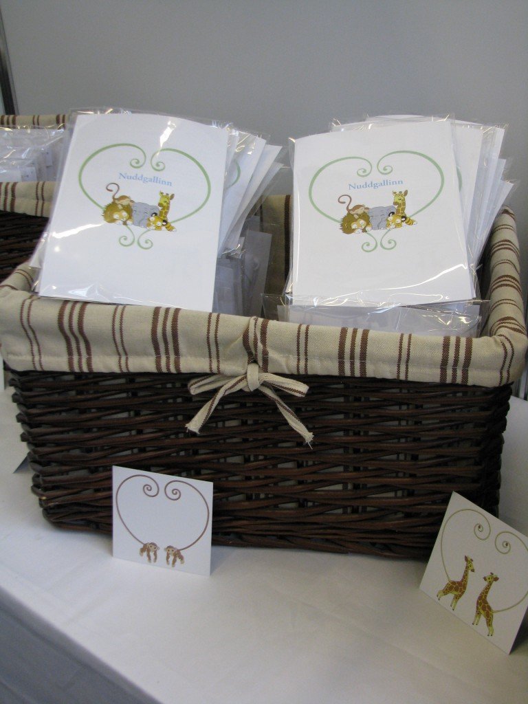 Cuddle-Me-Clother / Nuddgallinn