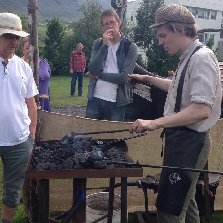 11844232_10206352419722625_2083343725_n