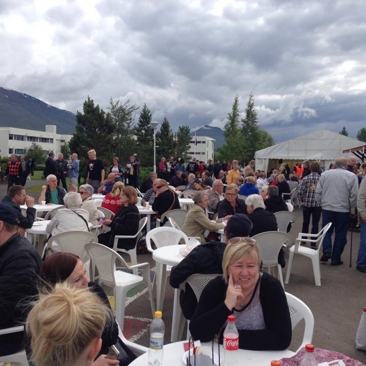 11853980_10206352415762526_2018949269_n