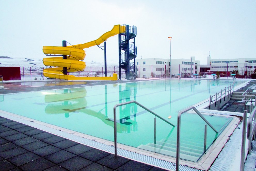 Sundlaugin lokuð miðvikudaginn 10. júní