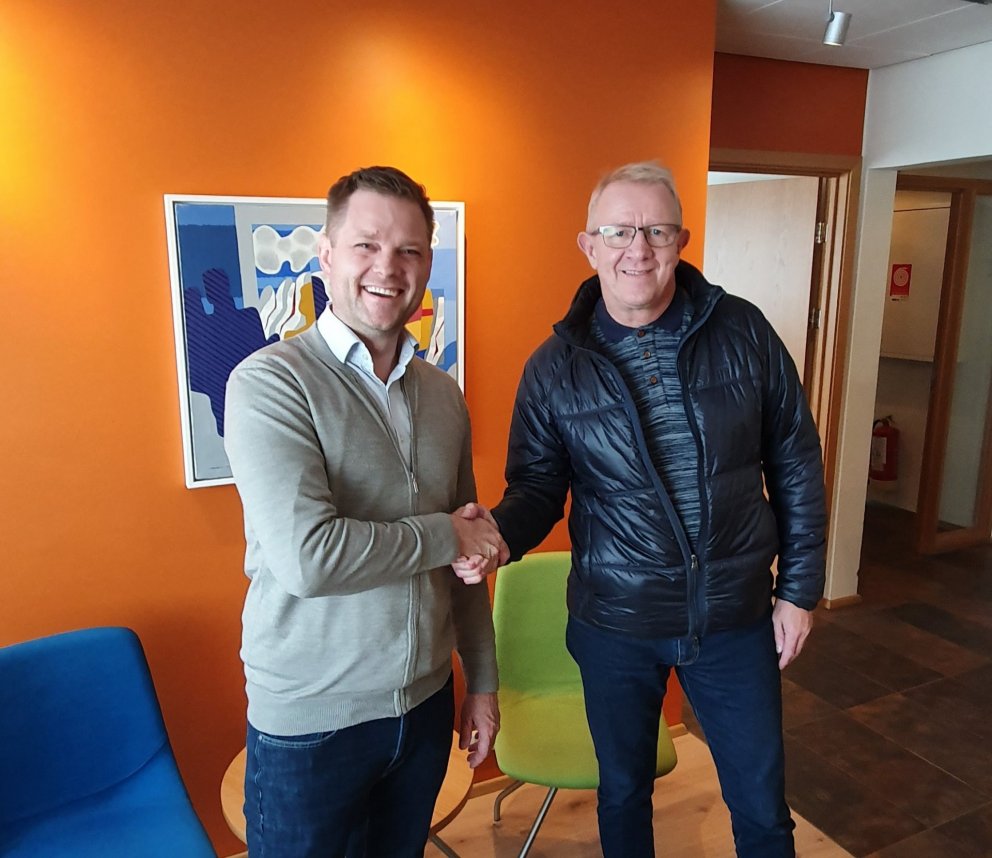 Finnur Yngvi Kristinsson, sveitarstjóri Eyjafjarðarsveitar, og Bergþór Erlingsson, markaðsstjóri SBA…