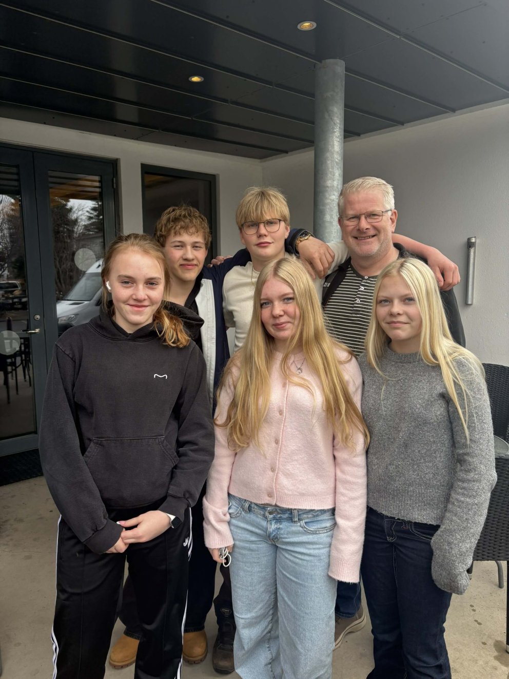 Ungmennaráð Eyjafjarðarsveitar ásamt starfsmanni sínum Karli Jónssyni. Frá vinstri: Halldóra Brá Hák&hellip;