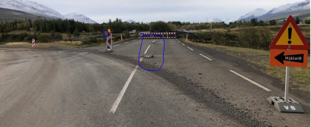 Varúðarmerkingum Vegagerðarinnar rænt við Þverá